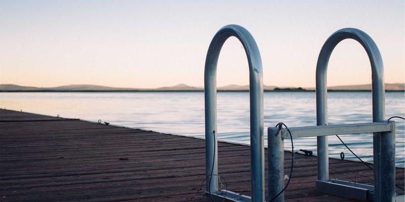 Wi-Fi 7技术深度解析：编程视角下的资源分享，如何为AR/VR与元宇宙重塑室内无线体验